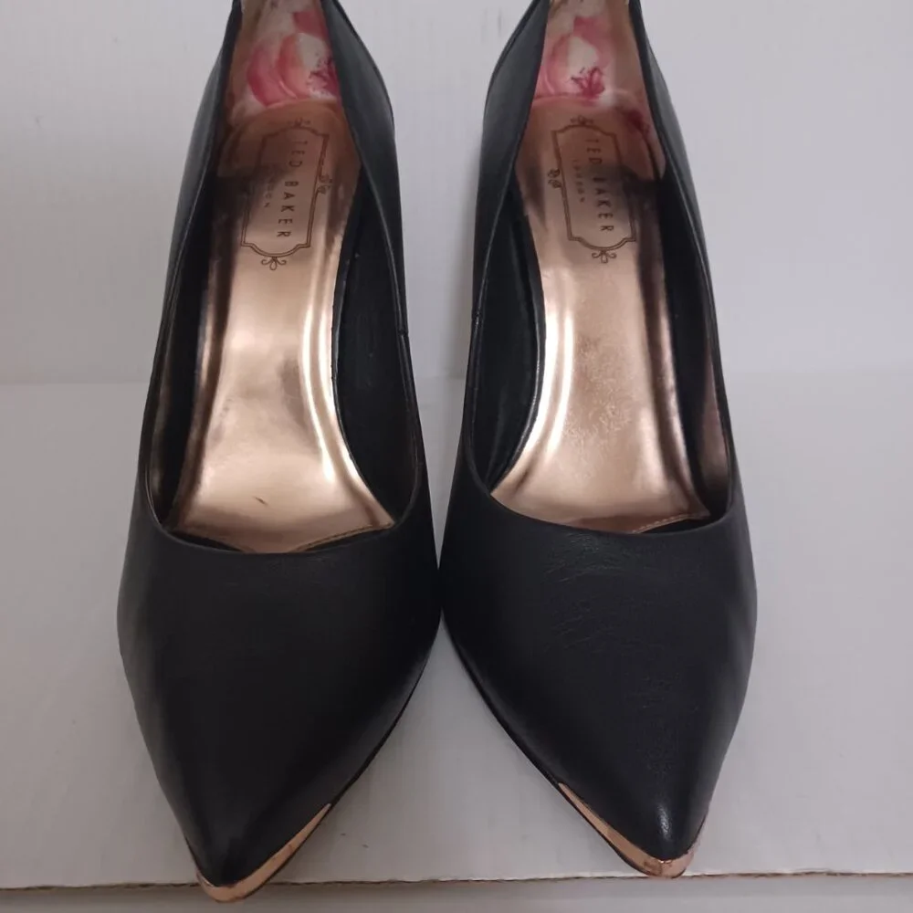 TED BAKER LONDON MELISSA ROSE GOLD TRIM HEELS size 39